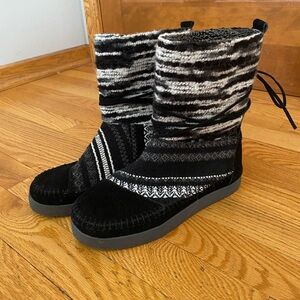 Tom’s winter boots
